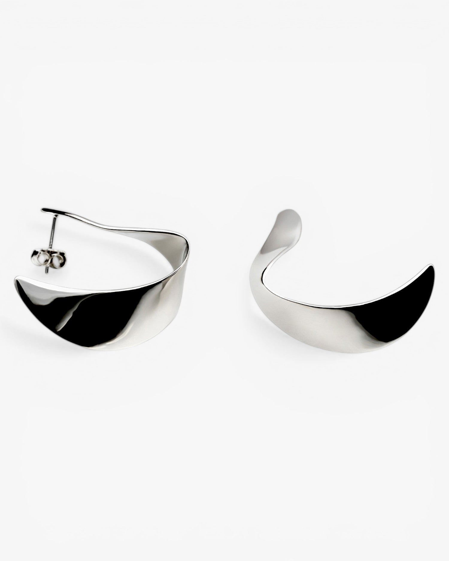 Pendientes originales en forma de curva y envolvente