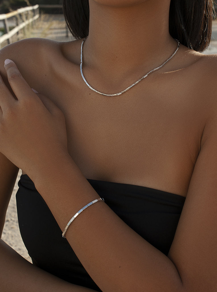 Bracelet en argent étincelant, design raffiné orné de zirconiums cubiques