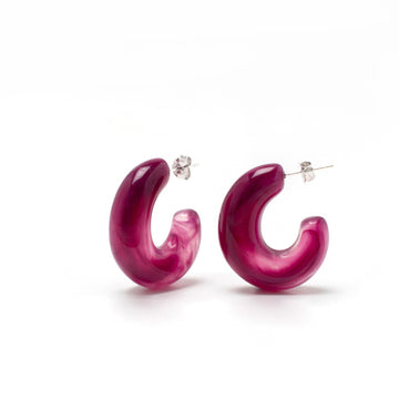 Boucles d'oreilles créoles couleur myrtille au design imposant
