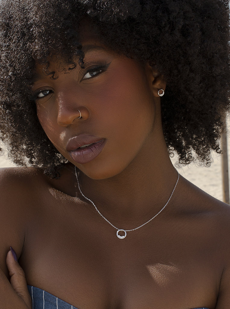 collier petit cercle avec mini zircons