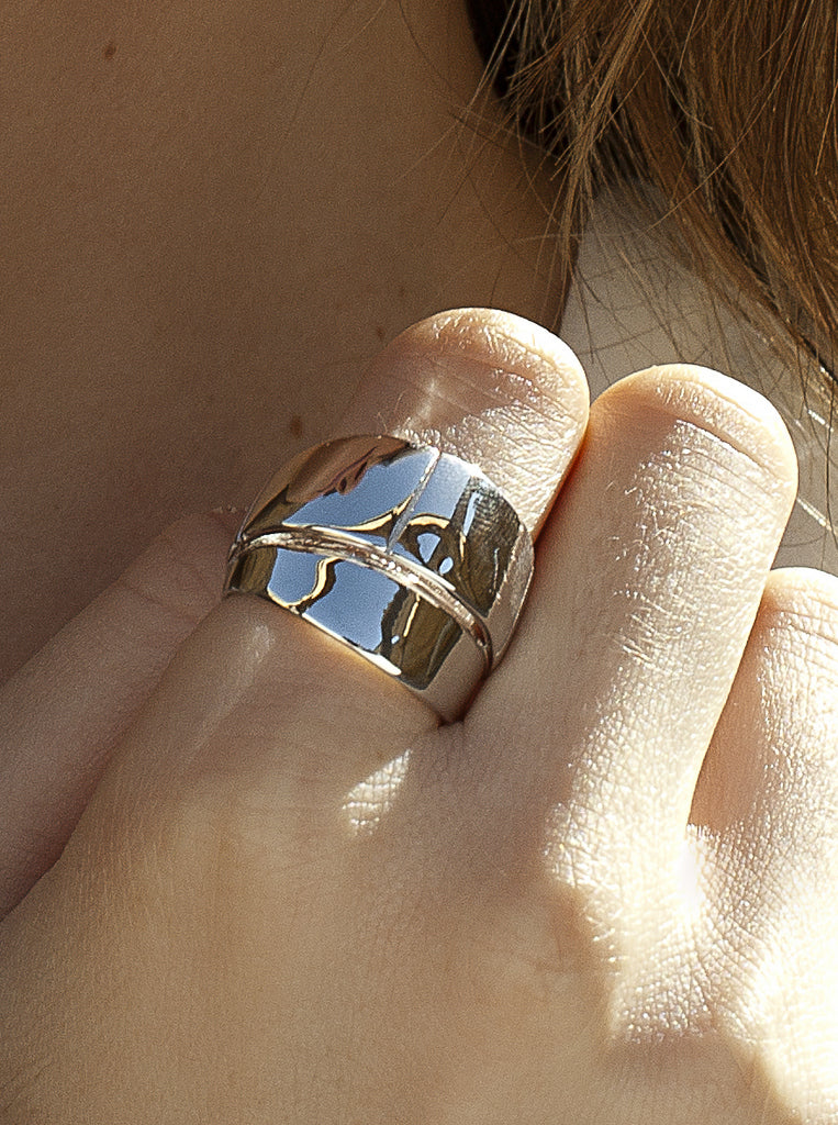 Anillos anchos diseño de doble círculo con abertura