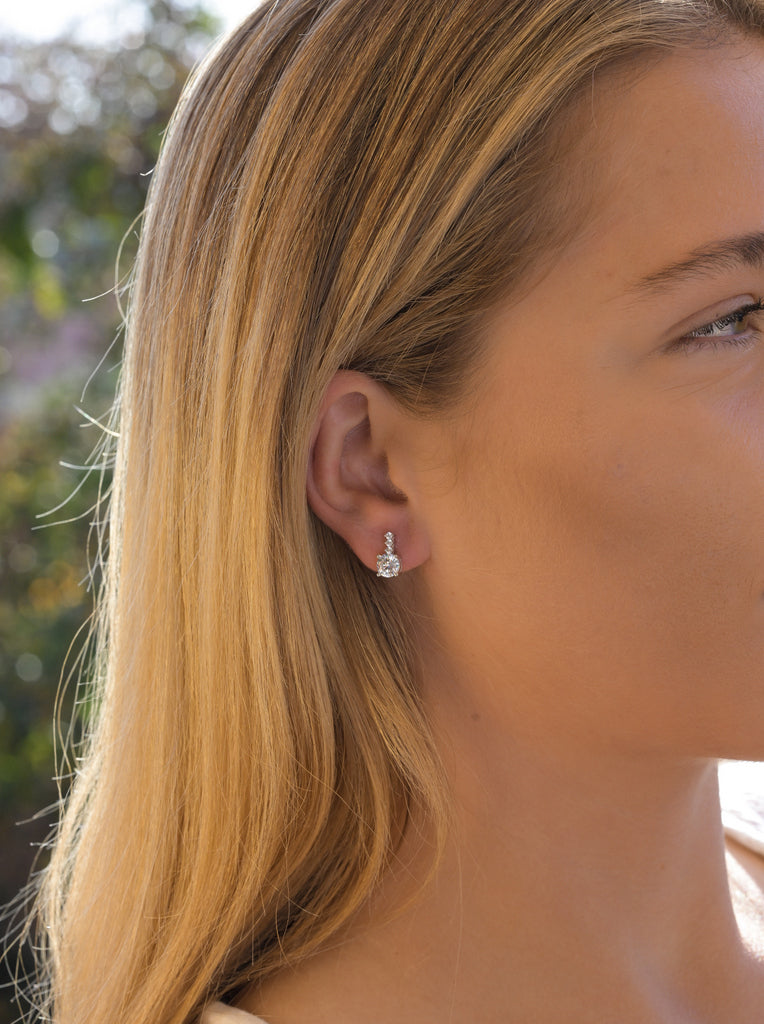 Boucles d'oreilles petits avec zircons de différentes tailles