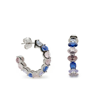 Boucles d'oreilles créoles ornées de pierres dans les tons de bleu et de rose