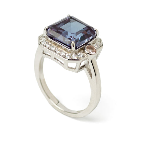 Bagues en argent ornées d'hématite et de pierres aux tons roses