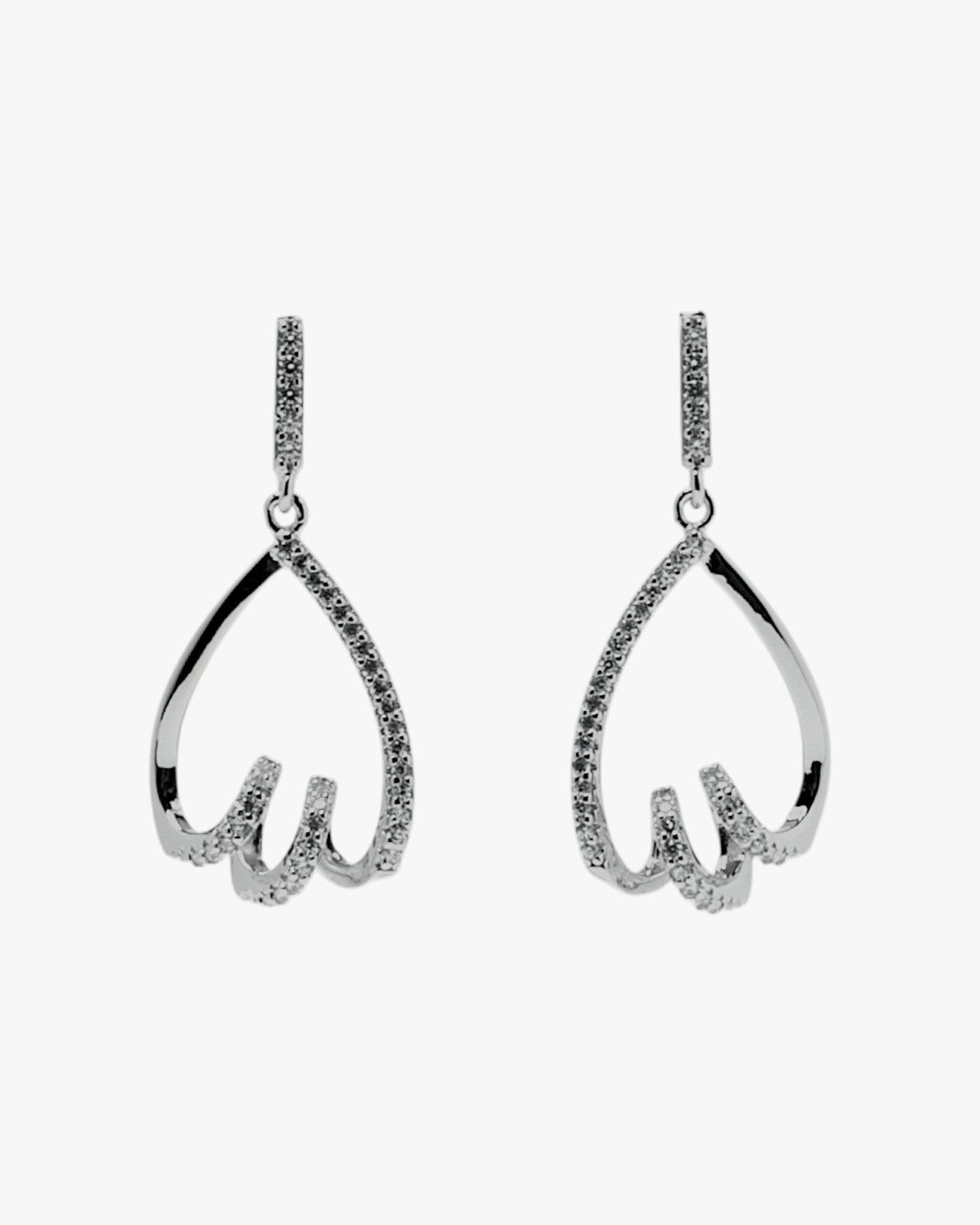 Pendeintes largos de plata con diseño elegante
