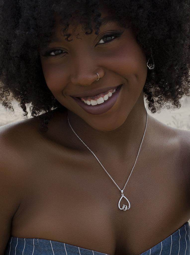 Colgante brillante con diseño elegante y moderno