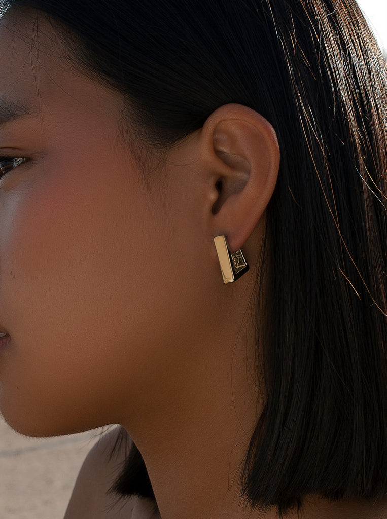 Boucles d'oreilles créoles minimalistes triangulaires en argent plaqué or