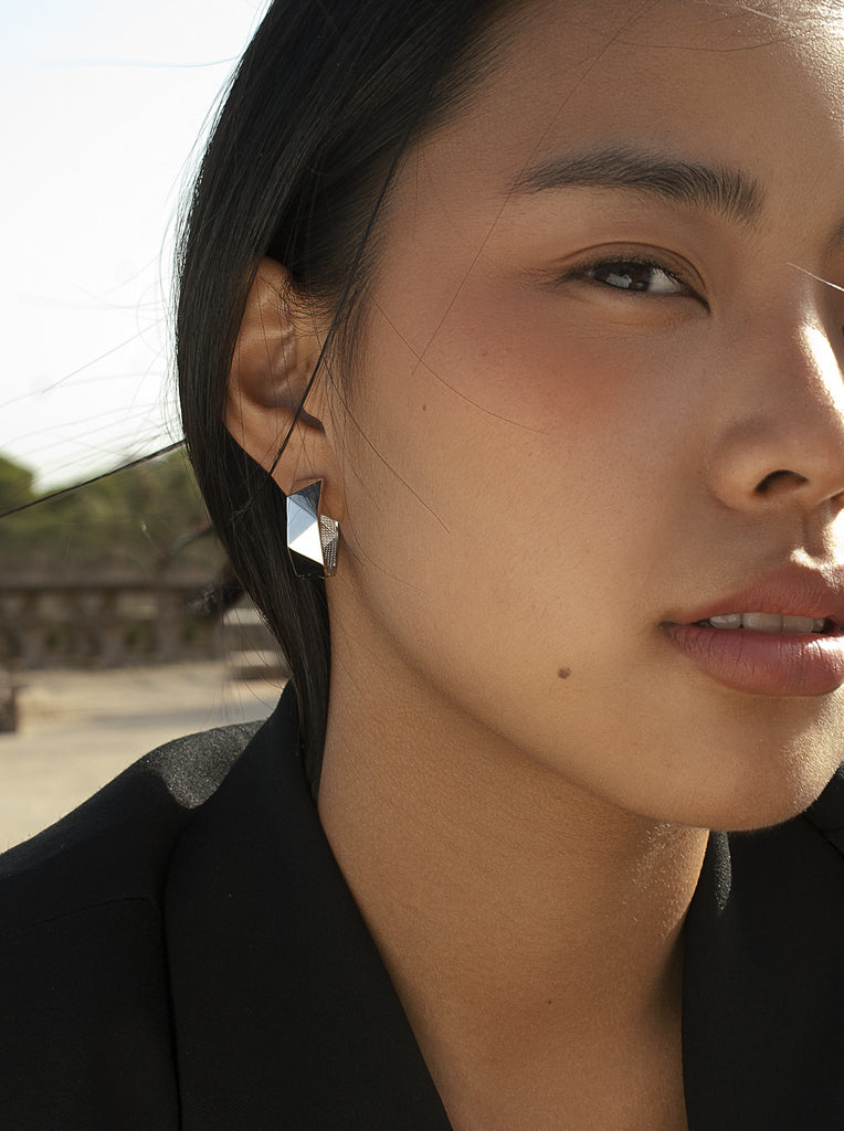 Boucles d'oreilles créole de argent avec terminé géométrique