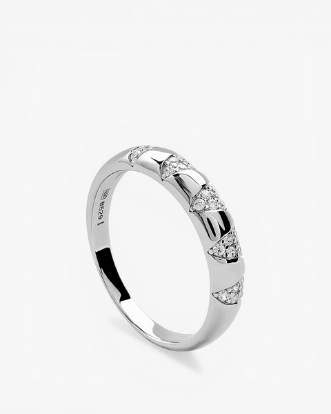 Anillo de plata diseño triangular con circonitas