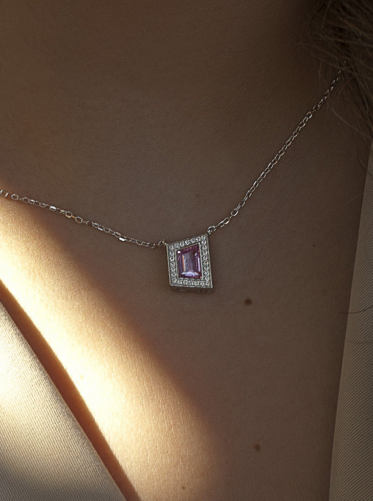 Collier en argent avec pendentif en oxyde de zirconium rose et pierres en oxyde de zirconium