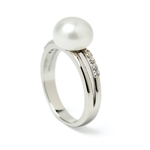 ring with pearl style double with zirconias