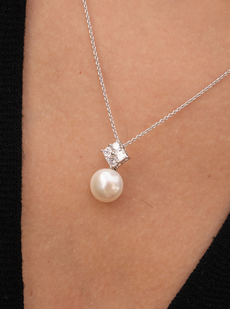 collier avec perle style toi et moi et zircons