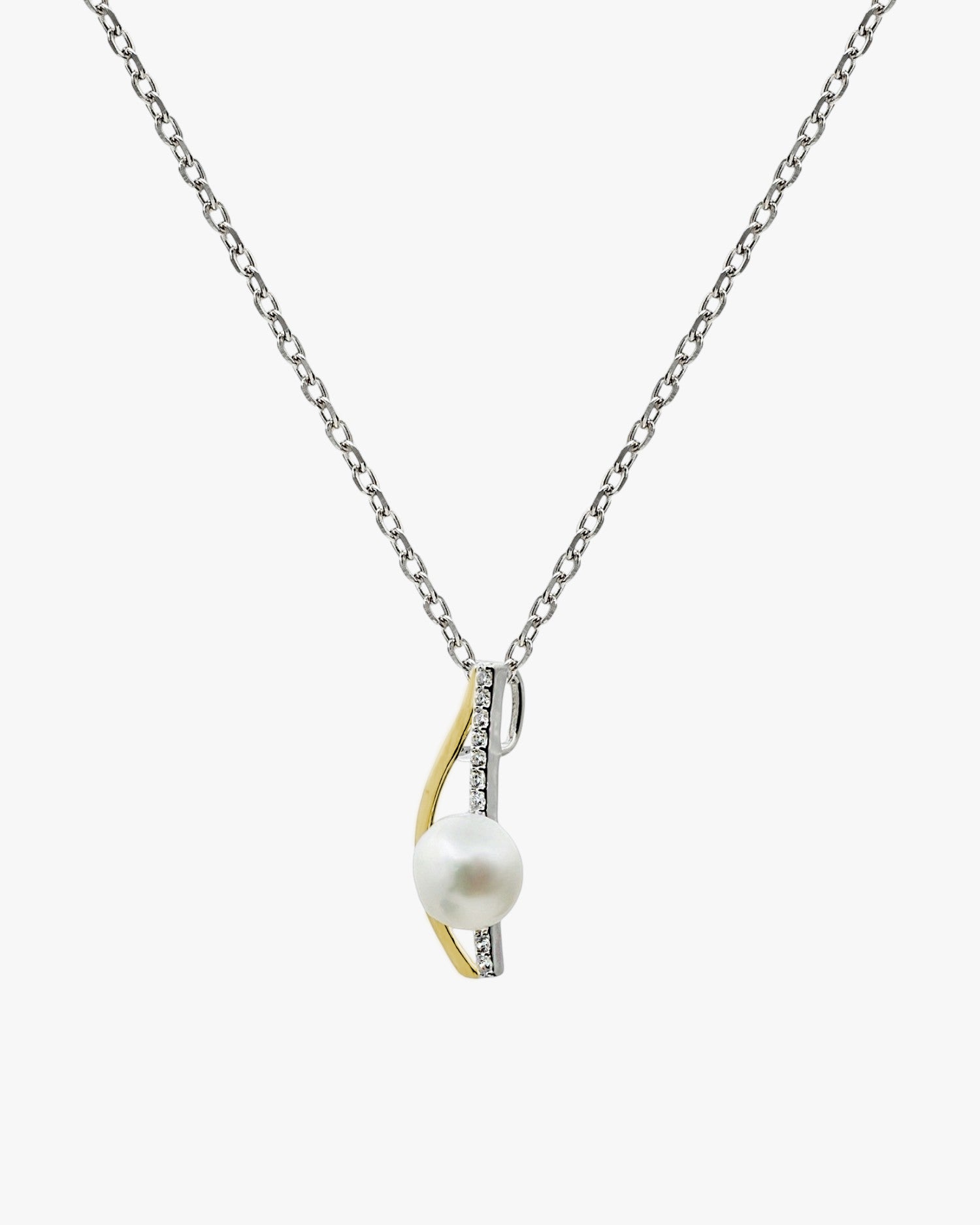 Necklace with silver pearl and cubic zirconia, minimalist and elegant design