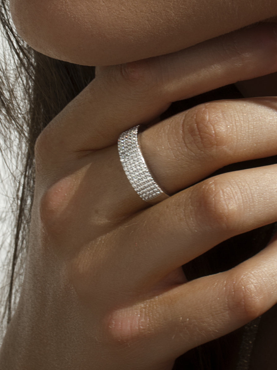 bague avec zircons de argent avec zircons