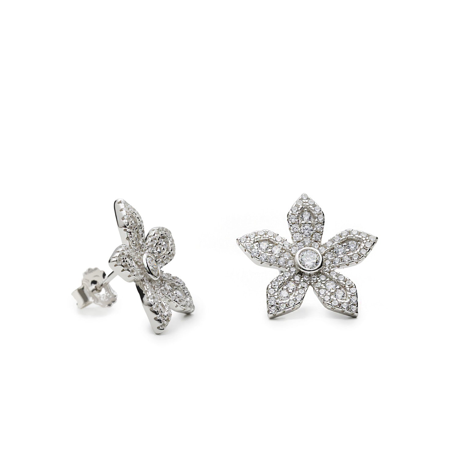 Petites boucles d'oreilles design floral avec zircon au centre