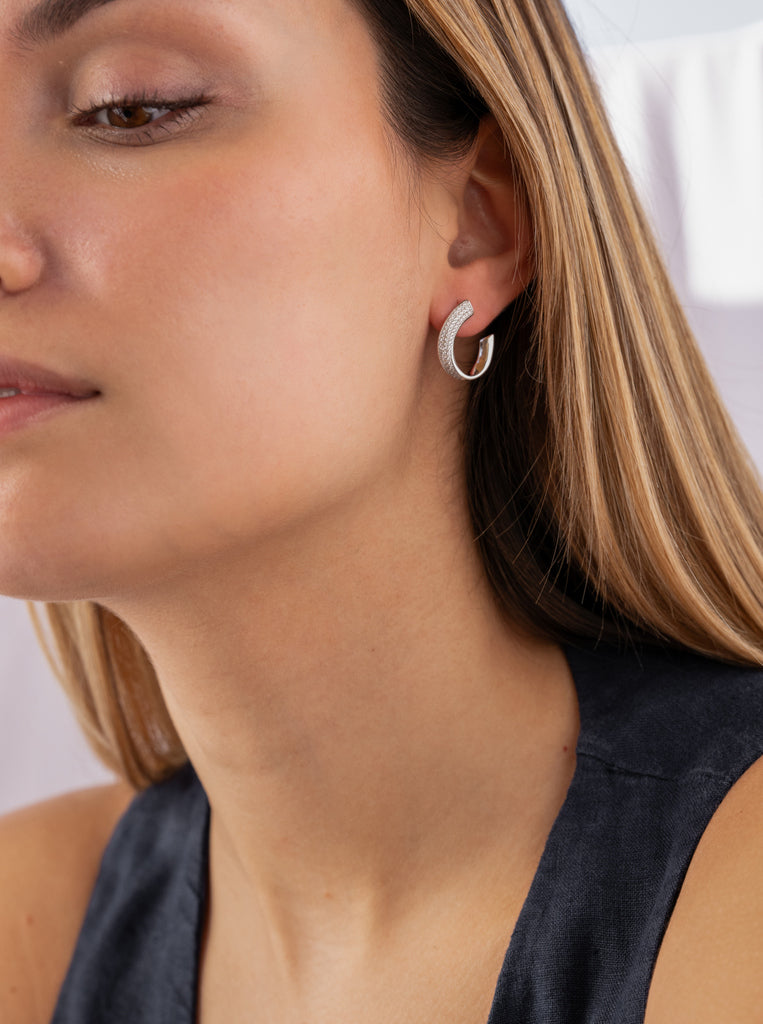 Pendientes brillantes con forma de aro abierto