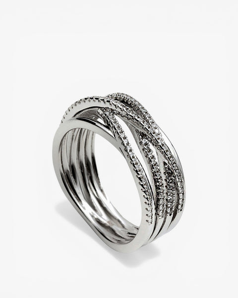 Anillo de plata con circonitas diseño entralazado