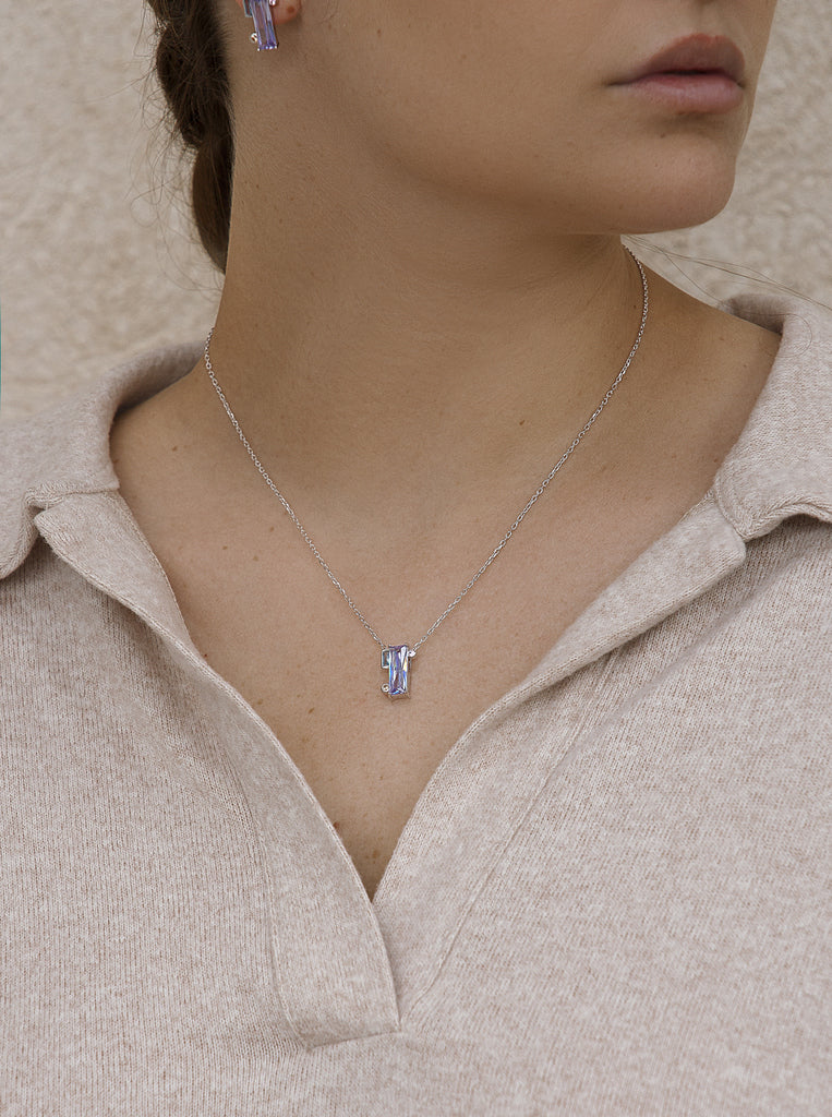 Petit pendentif en argent à motif géométrique