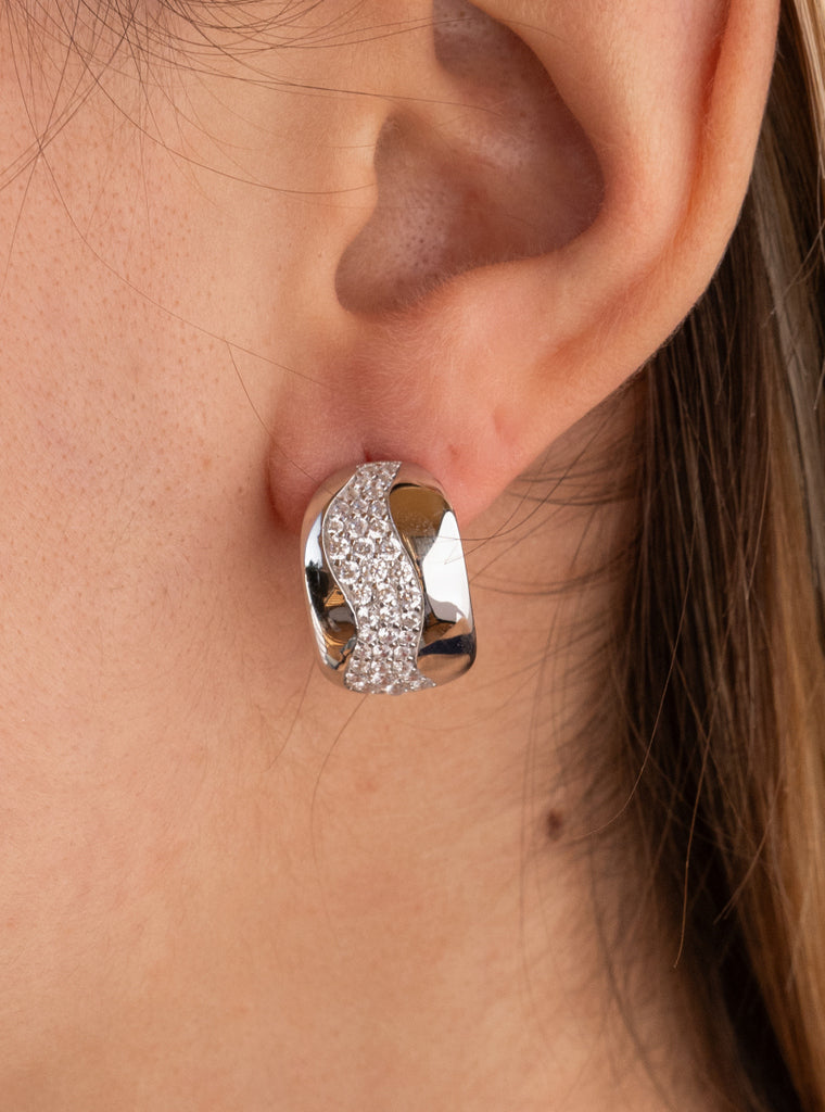 boucle omega de argent avec onda de zircons