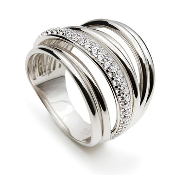 Anillo ancho de plata con varios railes y circonitas