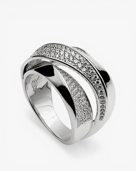 Anillo ancho de plata con circonita con volumen