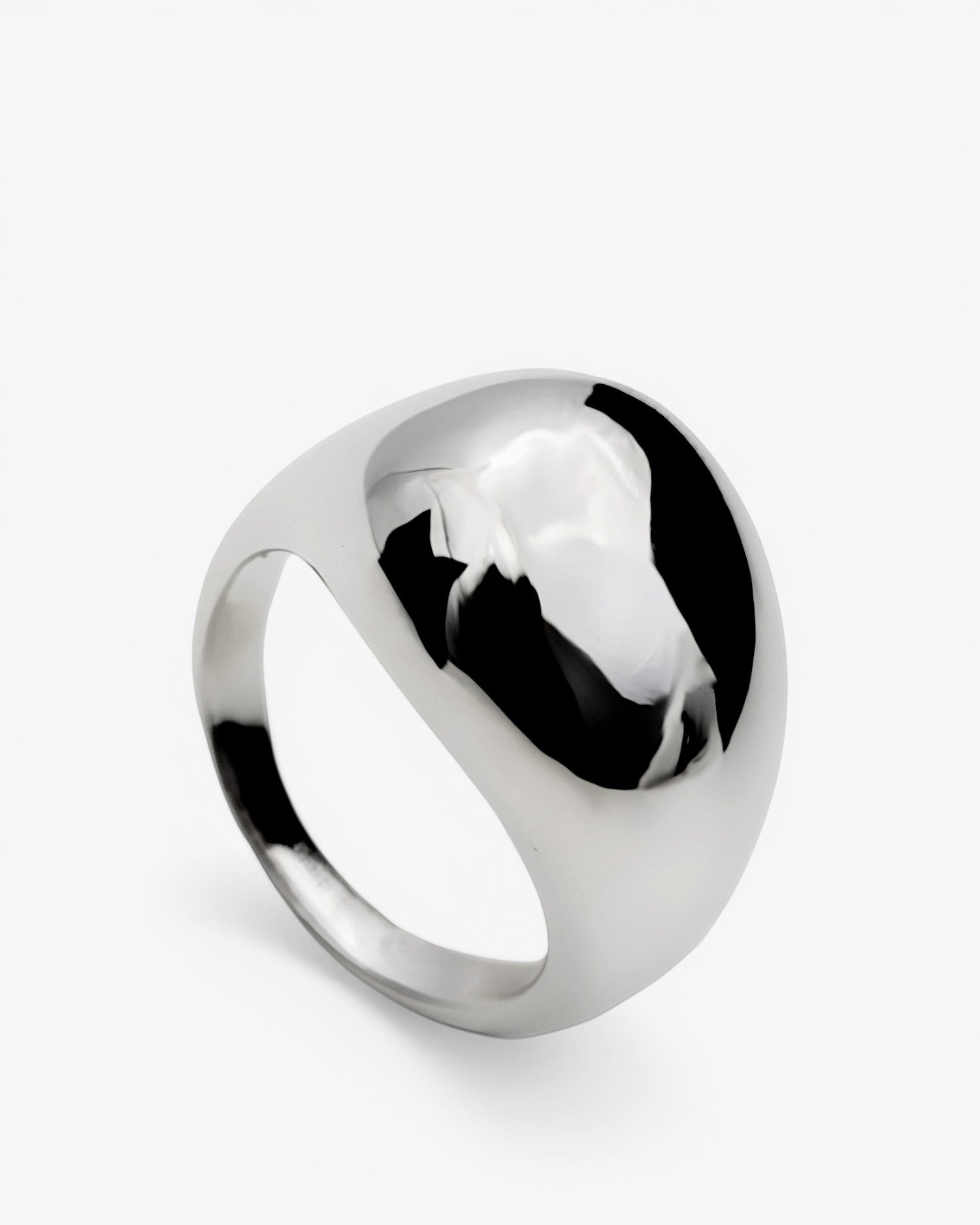 anillo grande de plata en forma de gota