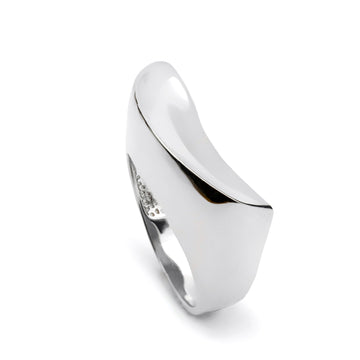 Anillos de diseño en plata de estilo curvado