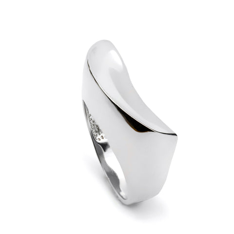Anillos de diseño en plata de estilo curvado