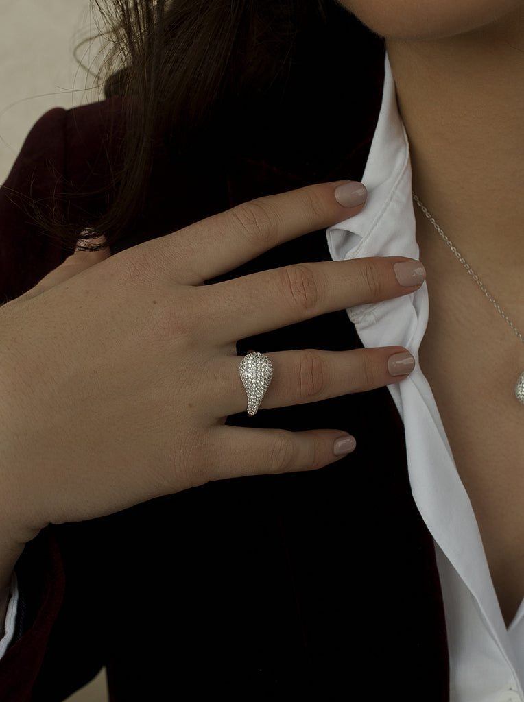 Anillo de plata en forma de gota mini con circonita