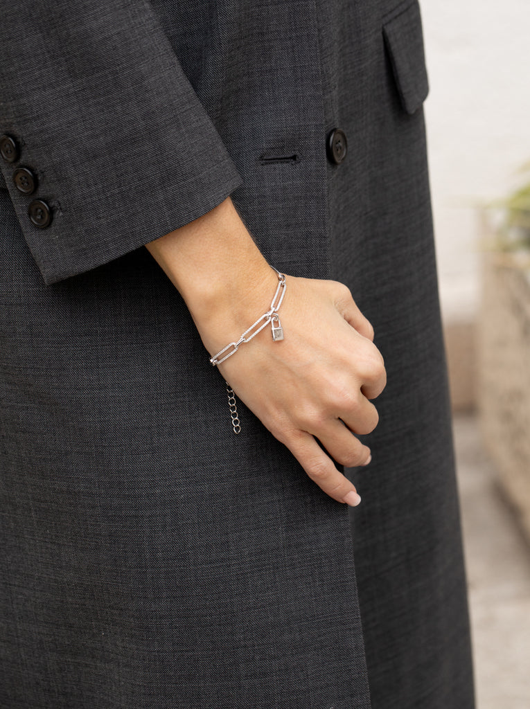 Pulsera de plata con circonitas motivo candado