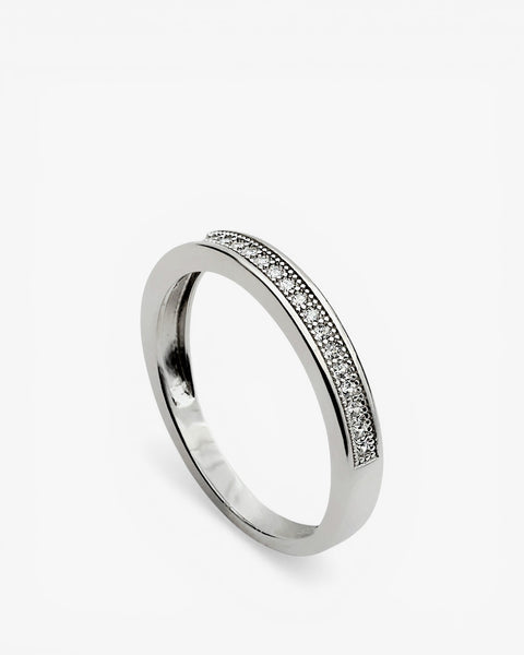 Anillo fino con circonitas de plata diseño basico