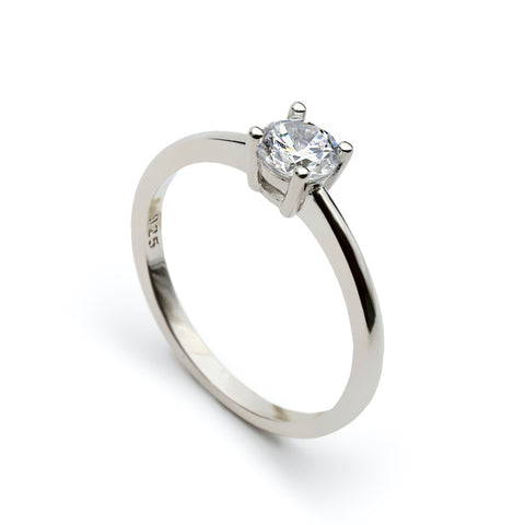 Anillo solitario de plata fino diseño simple