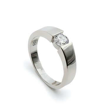 Anillo con circonitas de plata rectangular con circonita central