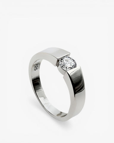 Anillo con circonitas de plata rectangular con circonita central
