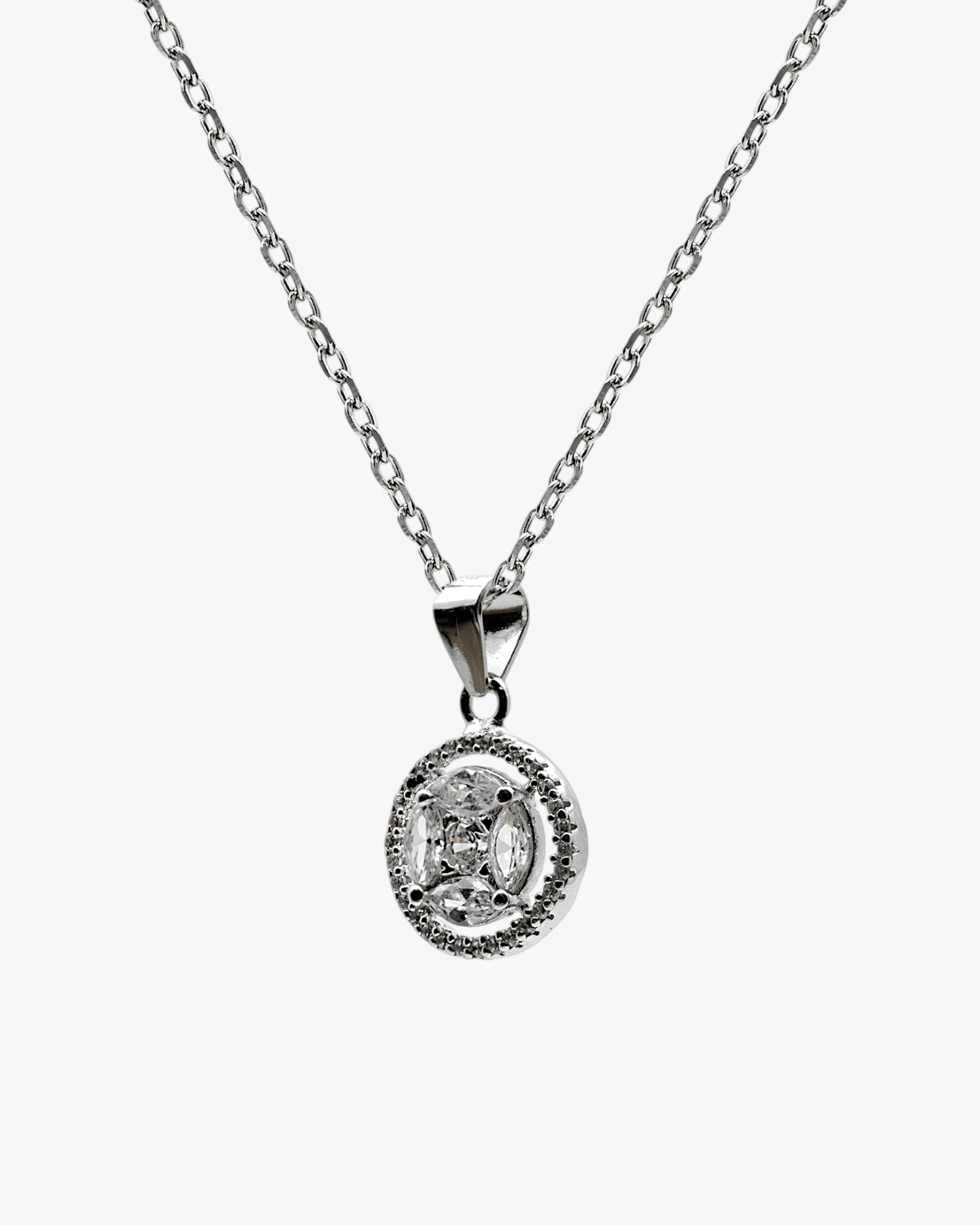 Petit collier en argent avec zircon cubique rond