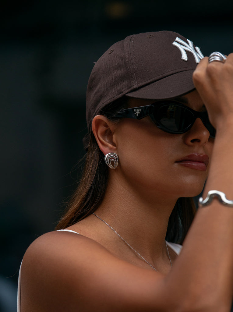 Pendientes de plata con diseño orgánico de líneas fluidas