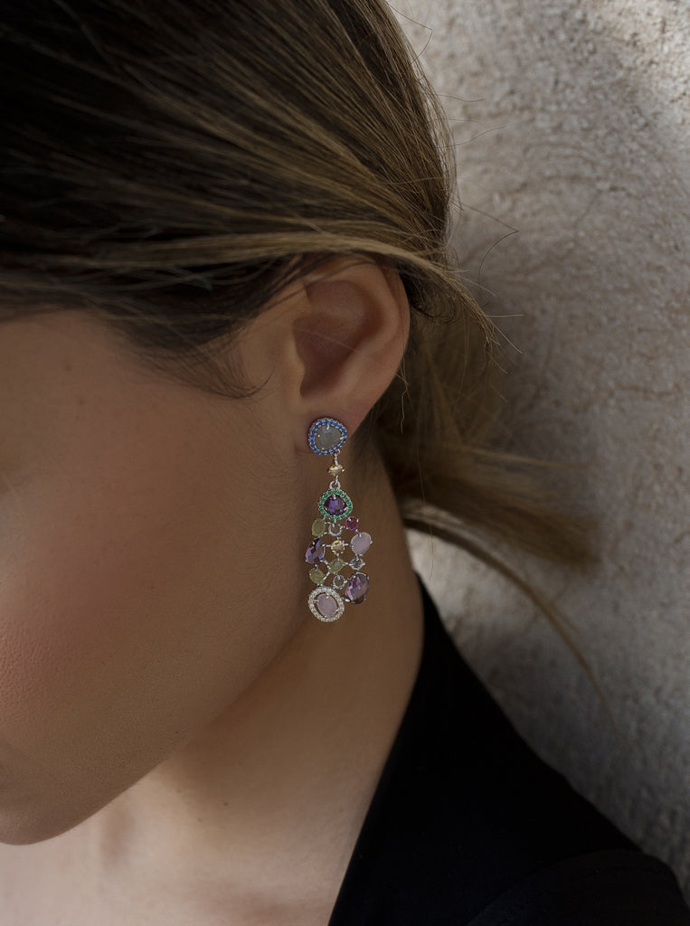 Pendientes de piedras de colores tonos primaverales