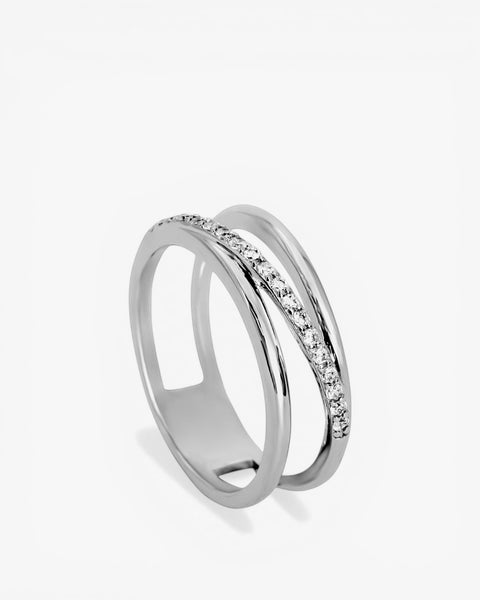 Anillo con triple railes central con circonita