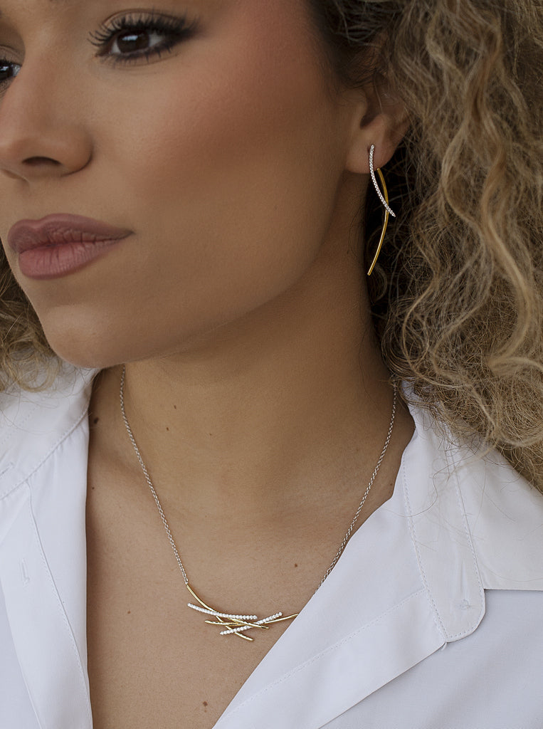 Collar de plata bicolor diseño lineal con circonitas