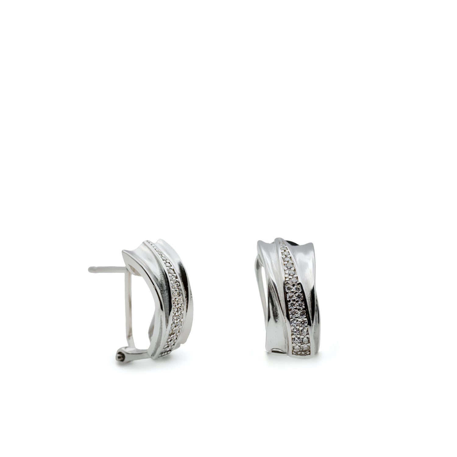 Boucles d'oreilles fermeture omega de argent design sophistiqué