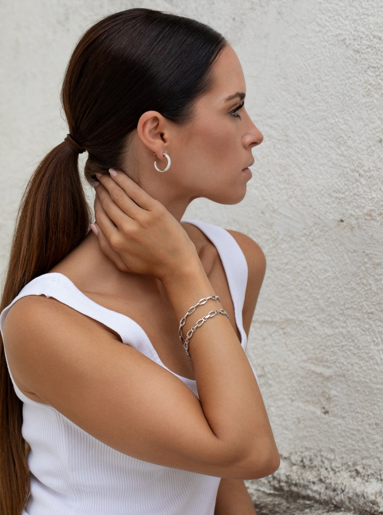 Pulsera de plata de eslabones alargados con circonitas