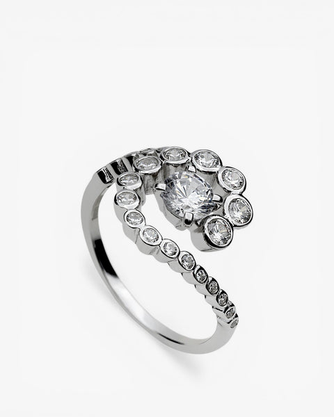 Anillo de plata espiral con circonita central y en su contorno