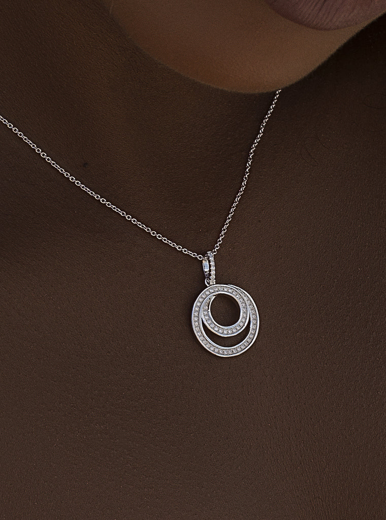 Collar de plata con circonitas diseño espiral