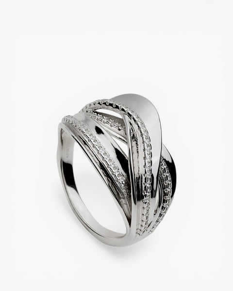 Anillo de plata con circonitas lineas inspiradas en la natura