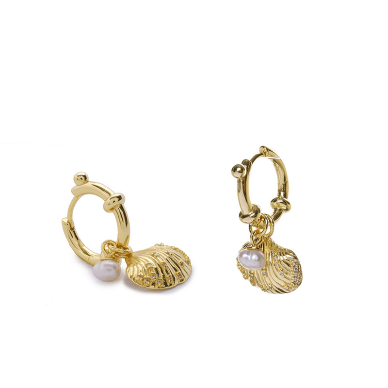 Pendientes con colgantes estilo aro diseño concha
