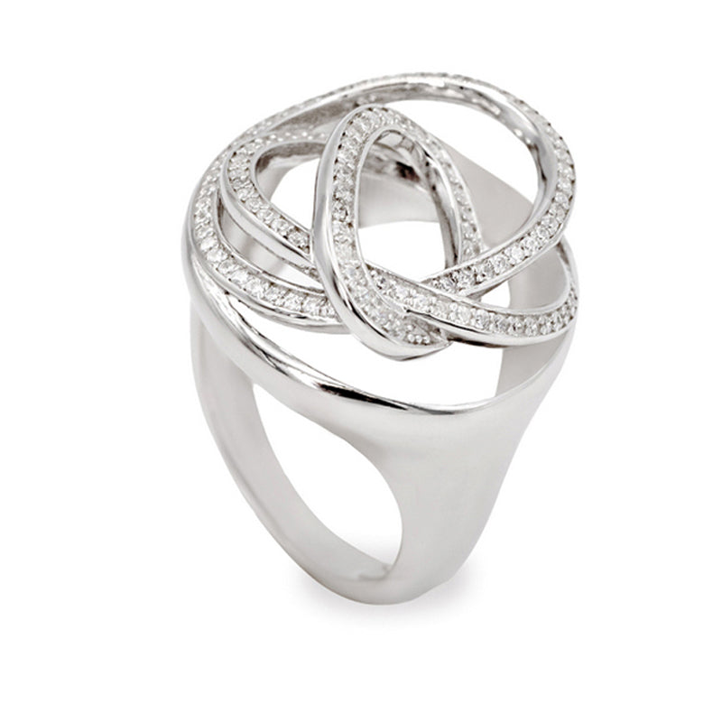 Anillo de diseño enredado con circonitas
