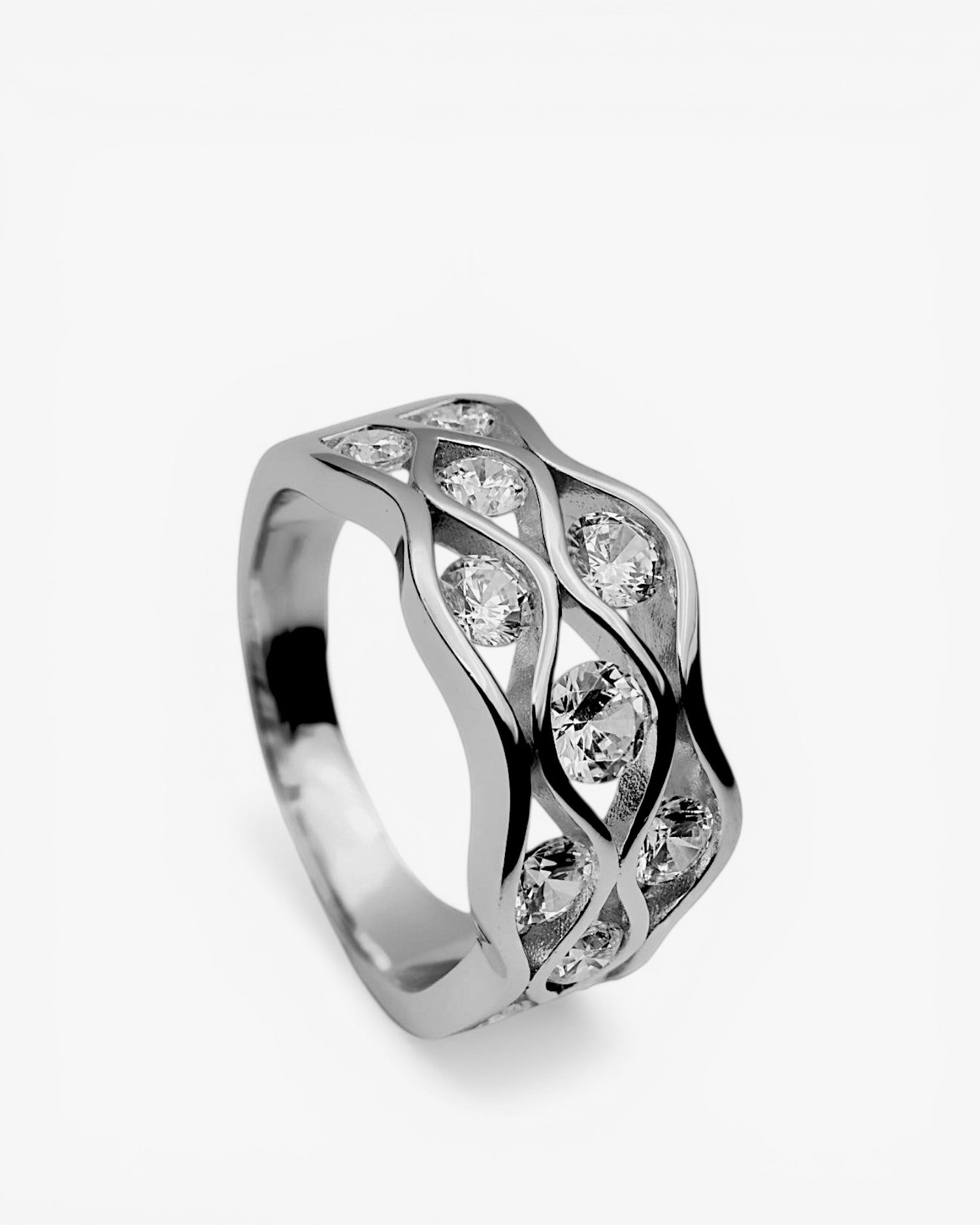 Bague large en argent ornée de zirconiums cubiques en forme de vague