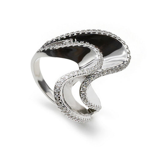 Anillo grande de plata con circonitas diseño ola