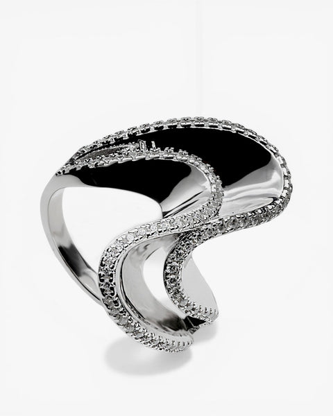 Anillo grande de plata con circonitas diseño ola