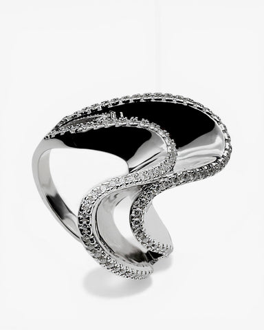 Anillo grande de plata con circonitas diseño ola